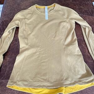 NWOT Lululemon pullover Size 6